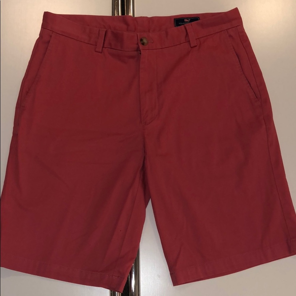 vineyard Vines shorts